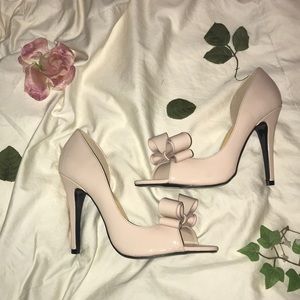 Bow heels NWOT